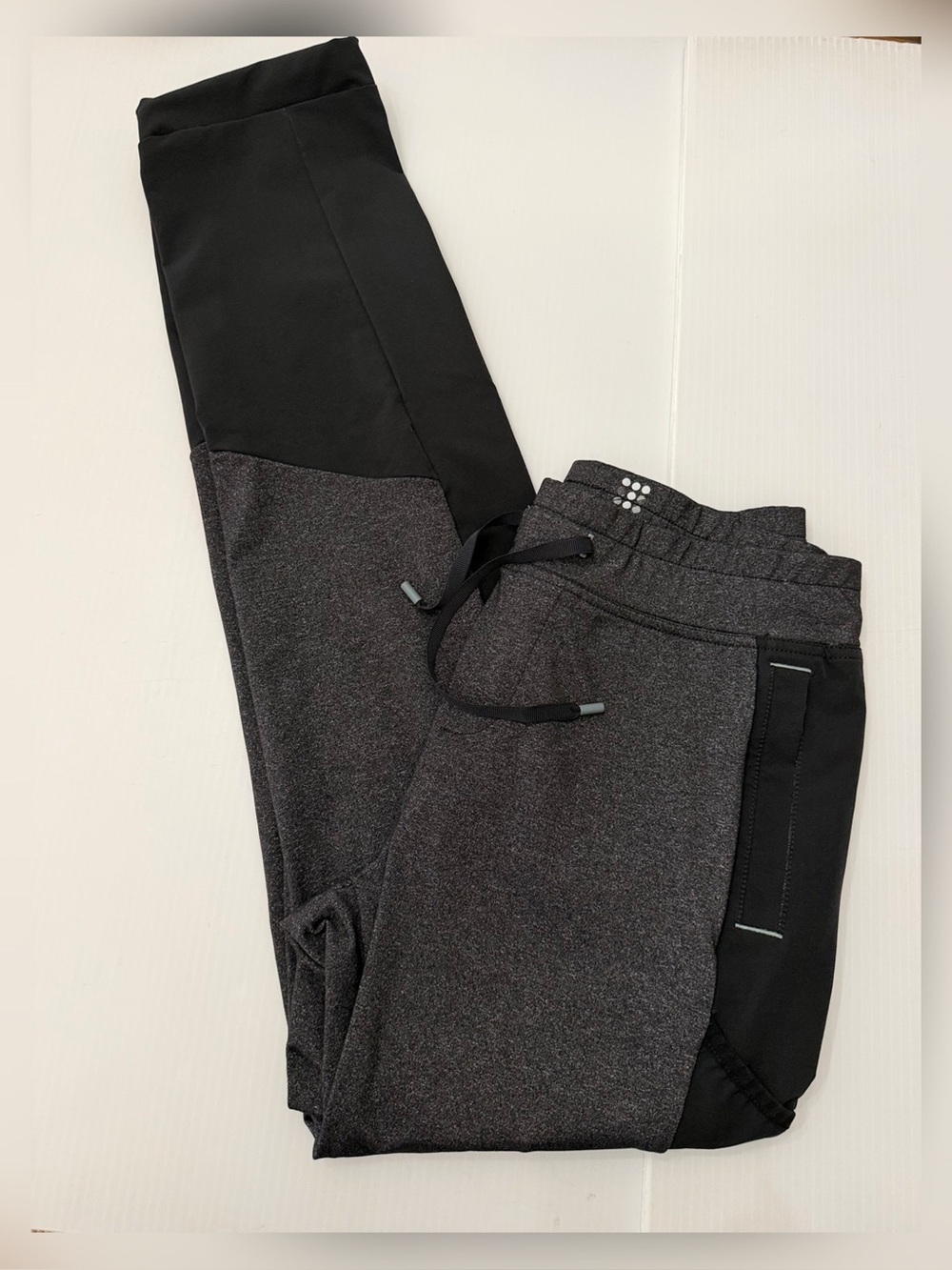 Title Nine Ascent Pants Black and Gray Size Medium
